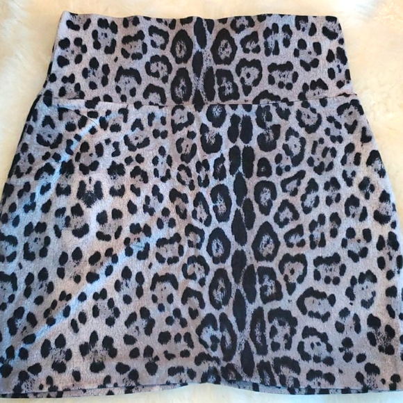 Dresses & Skirts - Mini cotton blend skirt, size Medium